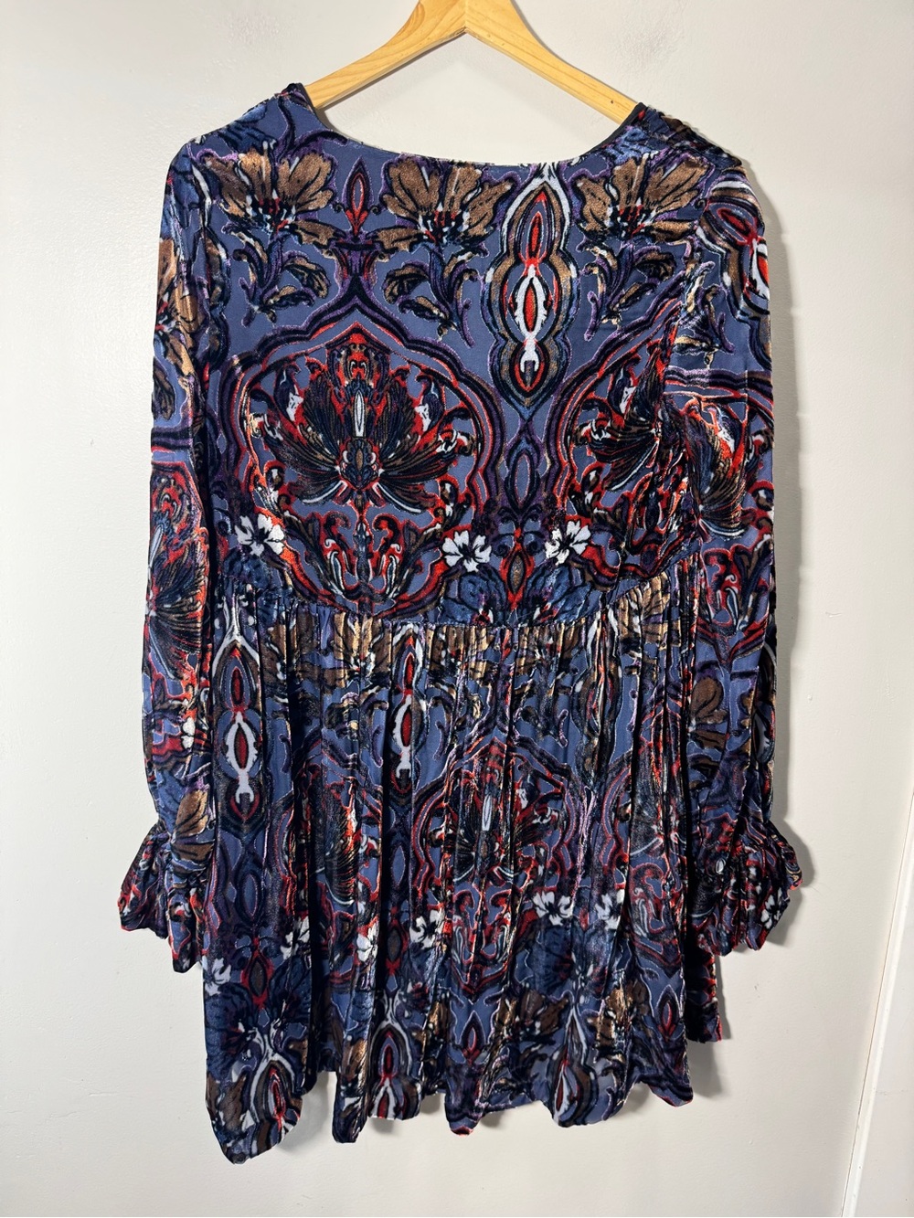Free People ‘Mystic Charm’ Burnout Velvet Witchy Mini Dress Size Medium Flawed - Picture 8 of 16